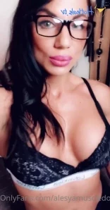 Alesyamuscledoll - Place your bets can i bend it or not