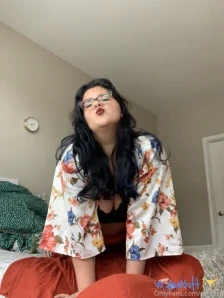 M_elise - are you a feet person