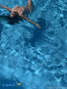 M_elise - is that a gourd in your pocket or are you just happy to see