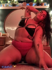 M_elise - Turning your Monday blues pink
