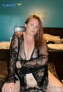 Naughty-redhead - 4 days till Christmas Wanna m33t me under the