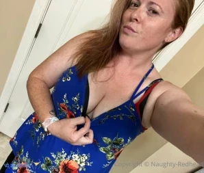 Naughty-redhead - 5 days till Christmas Who wants to unwrap me