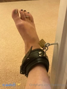 Feetnflaps - Went out for a meal with Master on Saturday and this is