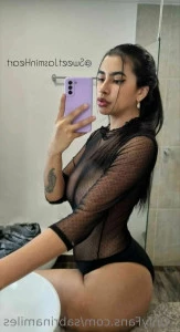 Sabrinamiles - Move to the rhythm of my hips talk to me and let s have
