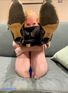 Pennyraefree - Can you tell yet if I have panties on