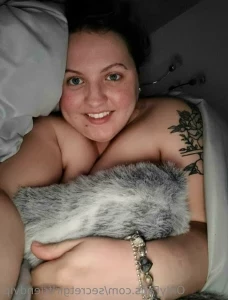 Bustybbwkate - Reminder All XXX content is sent in DMs so make sure to