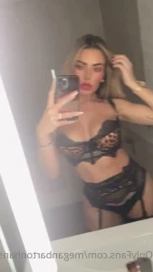 Meganbartonhanson - I miss sunbathing