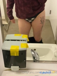 Tyo_tsubomi - Hope you guys are liking the outfit I got the boots