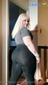 Marlyndequeen - Estudiando como toda una niña buena O eso creo Pueden