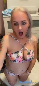 Animelaniefree - Hi friends Here s a quick set of nudes and me taking