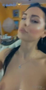 Connymfc - A little pinky