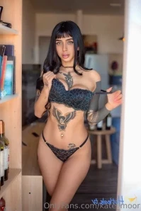 Kate_moor - I m not afraid of horny men I like them