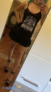 Hollyhellfree - 18 Stretching my ass