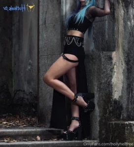 Hollyhellfree - 18 Tits and a little bit of pussey