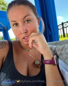 Free_scarlettjade214 - Random Question If you tip your bartender