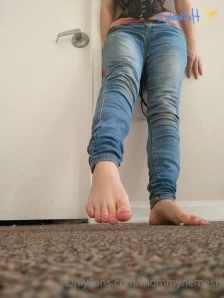 Mommynemesis - My feet are a little dirty who s gonna clean them