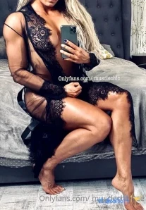 Musclechicfree - FIRST SQUIRT VIDEO EVER Insane oily live sext n