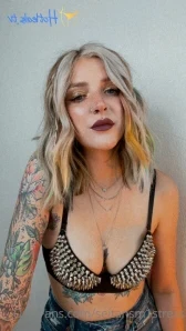 Brookes_world - I just wake up horny any custom request you want I