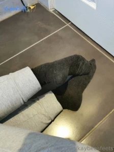 Kaybeesfeets - My feet are a little neglected I need some time off for