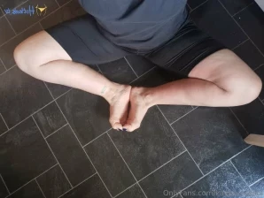 Kaybeesfeets - How about squish Sunday