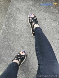 Kaybeesfeets - How about a stomping Sunday