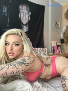 Lyleefree - first solo video with my new purple hair using my vibrator