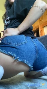 Emmaedwards1 - I look so tanned as I finger fuck myself