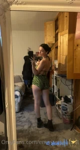 Emmaedwards1 - I look so tanned as I finger fuck myself