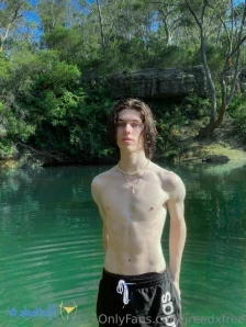 Jreedxfree - Can I tempt anyone for a swim