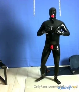 Tightlyrubberd - the trapped in latex gimp was locked in his silver