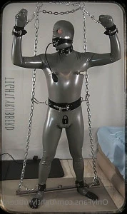 Tightlyrubberd - the trapped in latex rubbergimp has a magic trick