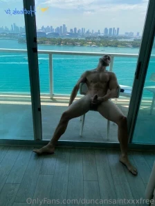 Duncansaintxxxfree - Shooting a massive load of hot cum on myself from