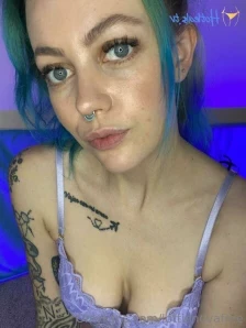 Lottienovafree - I can be casual sometimes what do you prefer me in