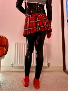 Rinavolpina - LatexSeries 21 - Pets Foxes don t usually make good pets