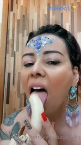 Vanessafreitas - Até eu me assusto com o tamanho dessa raba Hoje