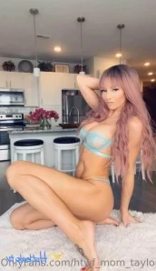 Htwf_mom_taylor - https onlyfans com 755058453 htwf_mom_taylor