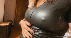 Lilidoll8 - Je vous souhaite d avoir une patronne aussi sexy