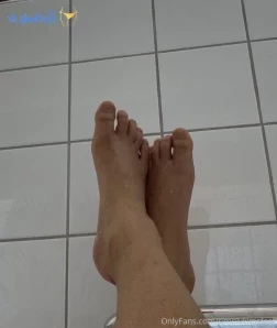 Simplykimsfeet - Throwback to my favorite color