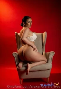 Alexandra.ale_free - Am 16 3k abonați in momentul de fata