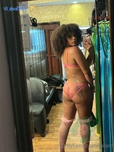 Lolord - 4 min EXTREME SQUIRTING VIDEO Watching me squirt so hard it