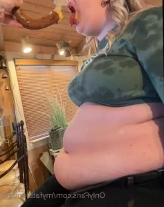 Myfatblondegf - Constantly pushing the limits of how she can eat the