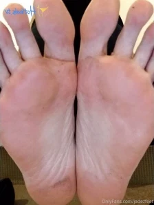 Jadezfeet - Dildo Foot Job Let me stroke your dick with my long toes