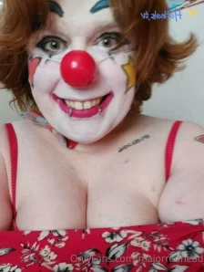 Majorredhead - Cheeked up like crazy