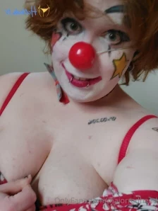 Majorredhead - Cheeked up like crazy