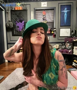 Ripley1111 - What do you do when your skims body suit is vertically