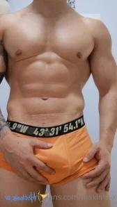 Maximo-x - Do you want to see what s hidden my pants If you tip me I