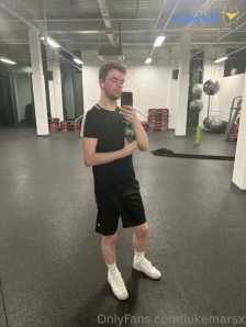Lukemarsx - For all you socks and trainers lovers get down at my feet