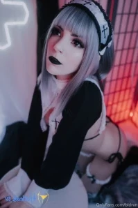 Bldrvn - Feeling pretty low tonight tbh but I m going to try dressing