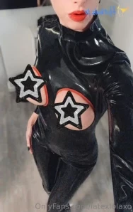 Latexlolaxo - Willst du meine Pussy sehen