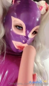 Latexlolaxo - Do you like my new Mask with the red Catsuit